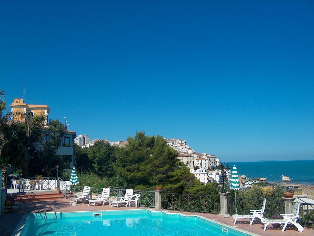 Hotel Piccolo Paradiso Di Rodi Garganico Ngoại thất bức ảnh