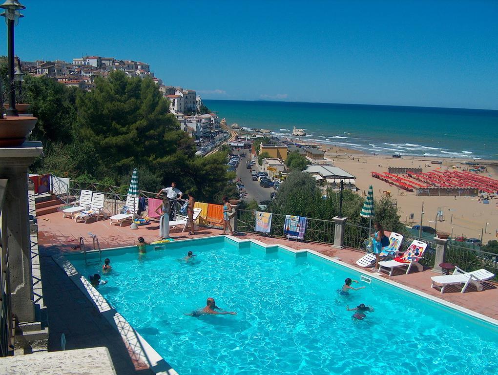 Hotel Piccolo Paradiso Di Rodi Garganico Ngoại thất bức ảnh