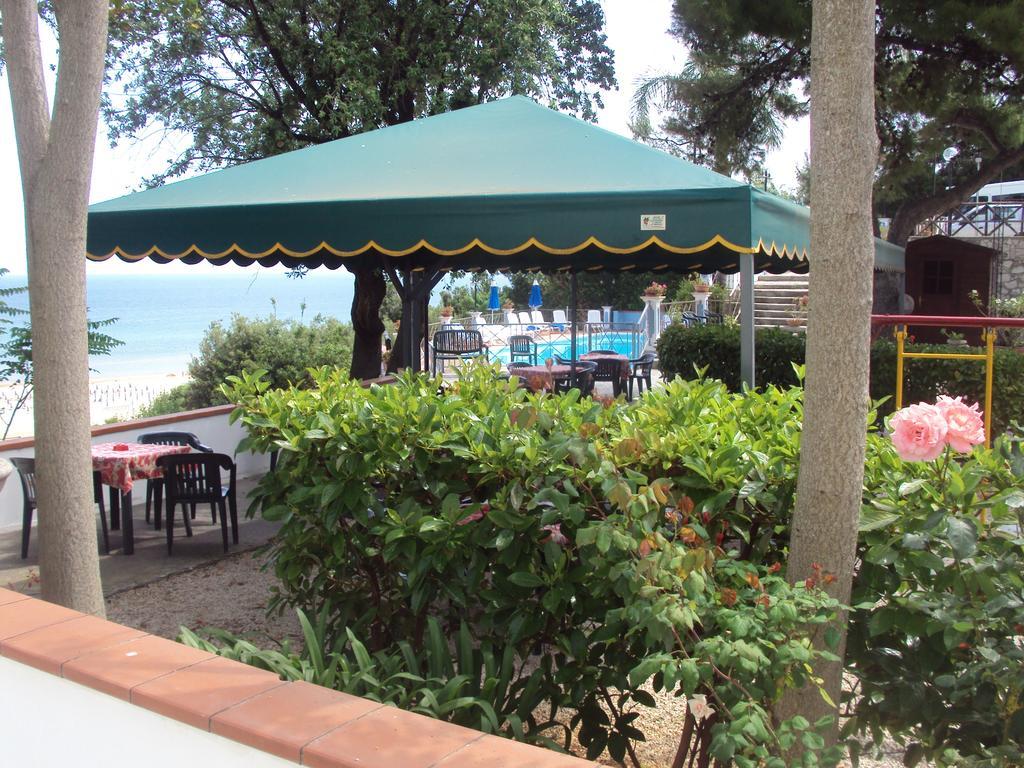 Hotel Piccolo Paradiso Di Rodi Garganico Ngoại thất bức ảnh